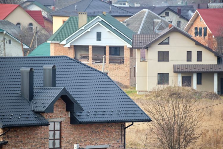 Hvordan fjerne harpiks fra skotrender effektivt