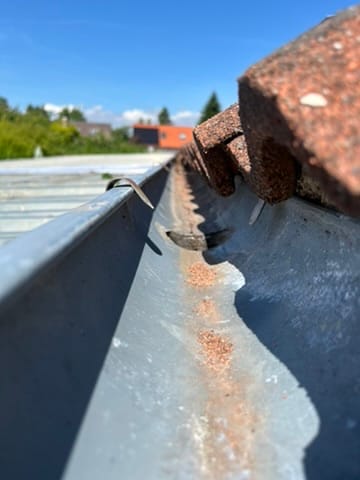 Rensning af tagrender i Helsingør – en vigtig, men ofte overset opgave